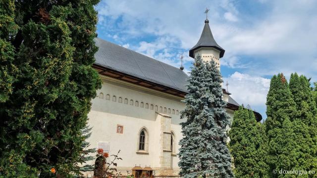 Mănăstirea Slatina