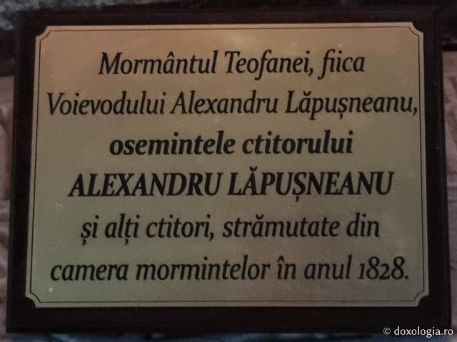 Mormântul Teofanei, fiica voievodului Alexandru Lăpușeanu - Mănăstirea Slatina