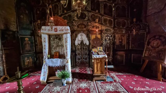 Interior - Mănăstirea Tarcău