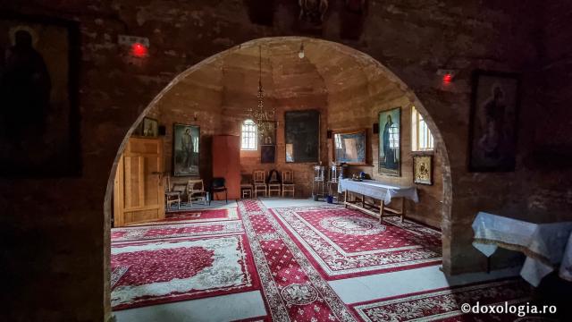 Interior - Mănăstirea Tarcău