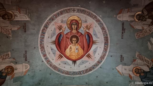 Maica Domnului - Paraclisul Sfinților Apostoli „Petru și Pavel” de la Mănăstirea Putna