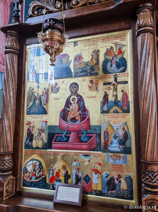 Icoana Izvorul Tămădurii - Biserica „Izvorul Tămăduirii” de la Mănăstirea Sihăstria Putnei