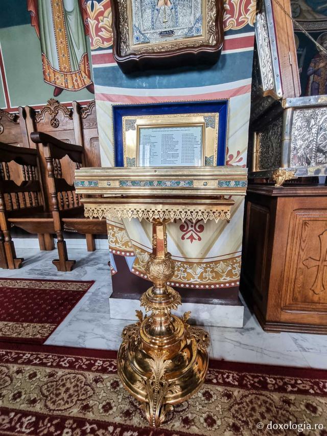 Sfinte moaște - Biserica „Izvorul Tămăduirii” de la Mănăstirea Sihăstria Putnei