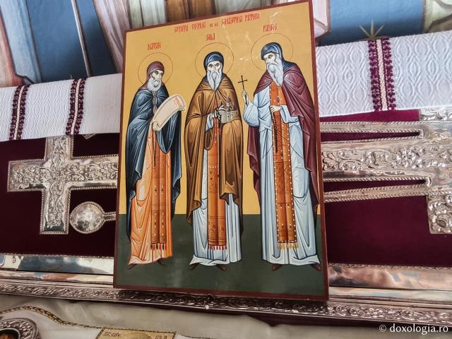 Sfinții Cuvioși Sila, Paisie și Natan - Biserica „Buna Vestire” de la Mănăstirea Sihăstria Putnei Biserica „Buna Vestire” de la Mănăstirea Sihăstria Putnei