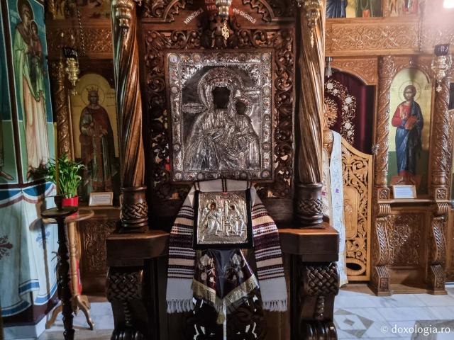 Icoana Maicii Domnului - Biserica „Buna Vestire” de la Mănăstirea Sihăstria Putnei