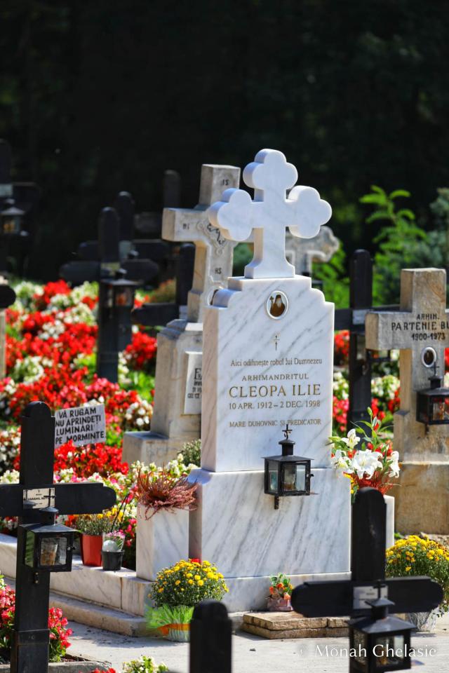 Mormântul Părintelui Cleopa - Cimitirul Mănăstirii Sihăstria