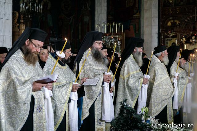 Sobor de preoți la slujba de înmormântare a ieroschimonahului Simeon Zaharia de la Mănăstirea Sihăstria