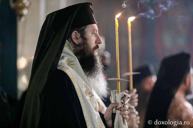 PS Damaschin la slujba de înmormântare a ieroschimonahului Simeon Zaharia de la Mănăstirea Sihăstria