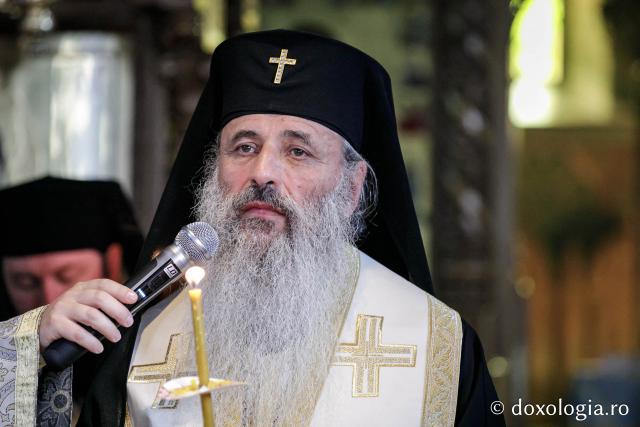 IPS Teofan la slujba de înmormântare a ieroschimonahului Simeon Zaharia de la Mănăstirea Sihăstria