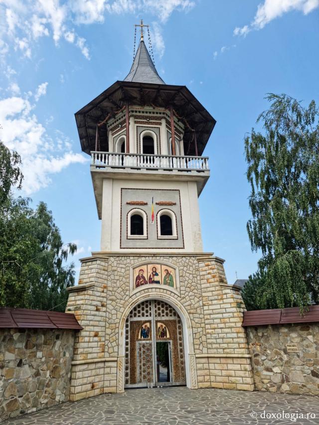 Clopotniță - Mănăstirea Cămârzani