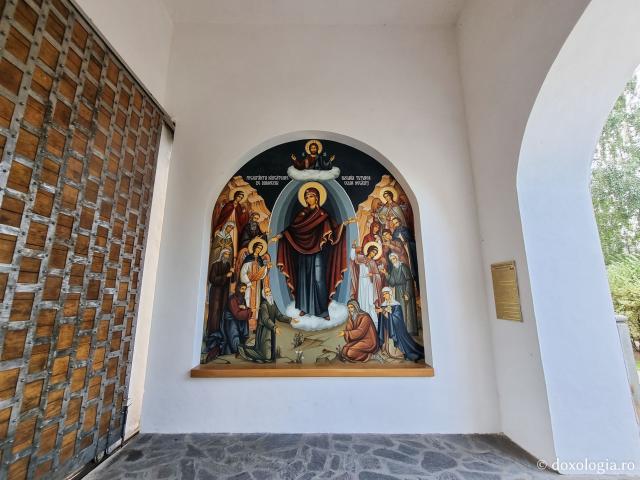 Maica Domnului - Mănăstirea Cămârzani