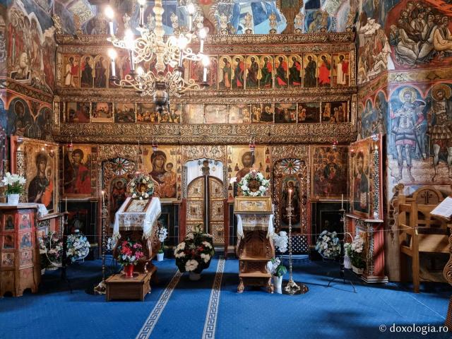 Interiorul Bisericii Mănăstirii Humor