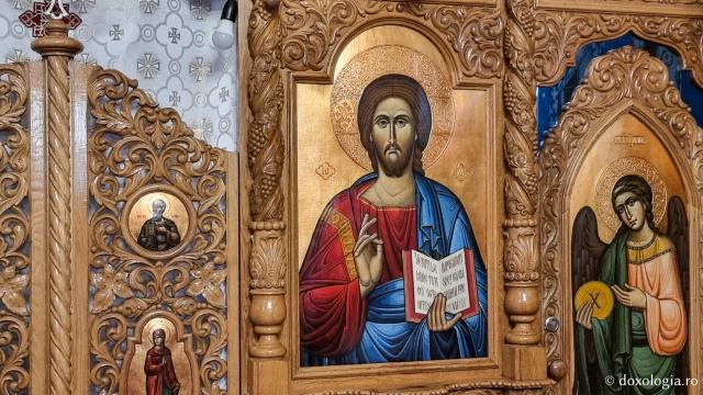 Mântuitorul - Paraclisul „Sfântului Ierarh Leontie” de la Mănăstirea Bogdana