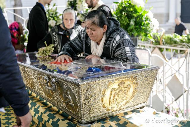 (Foto) Jurnal de pelerin la Sfânta Cuvioasă Parascheva – Ziua I