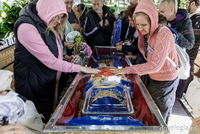 (Foto) Jurnal de pelerin la Sfânta Cuvioasă Parascheva – Ziua I