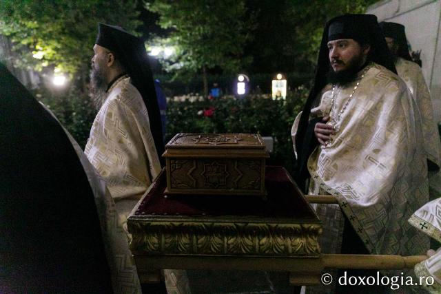 Moaștele Sfintei Parascheva au fost așezate în Catedrala Mitropolitană din Iași