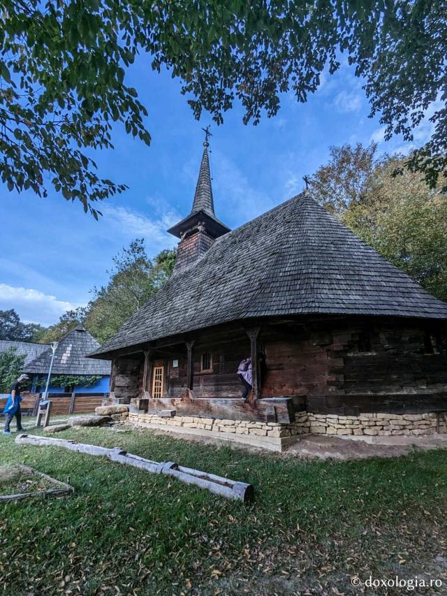 Biserica de lemn „Pogorârea Sfântului Duh” din Muzeul în aer liber Astra
