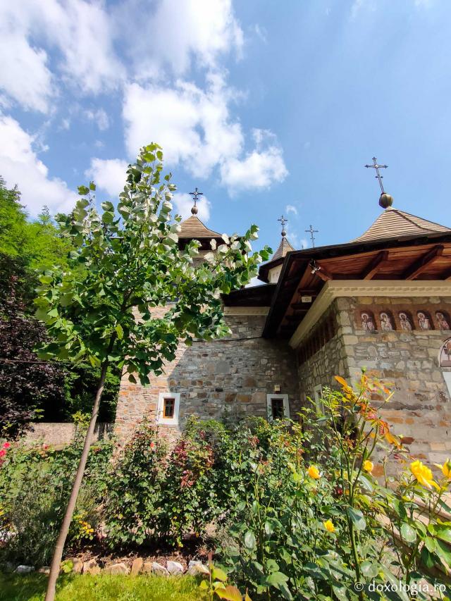 Biserica „Buna Vestire” – Mănăstirea Sihăstria Putnei