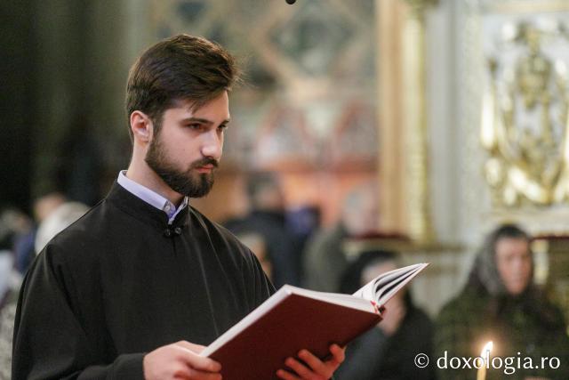 Sfânta Liturghie în cea de-a cincea zi de pelerinaj la moaștele Sfintei Parascheva / Foto: pr. Silviu Cluci Sfânta Liturghie în cea de-a cincea zi de pelerinaj la moaștele Sfintei Parascheva