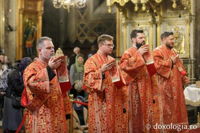 Priveghere în cinstea Sfântului Gheorghe la Catedrala Mitropolitană din Iași