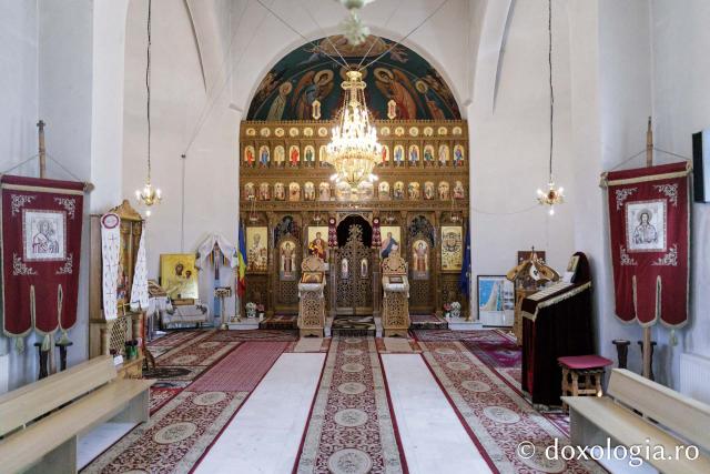 Biserica „Duminica Tuturor Sfinților” din localitatea Căuești