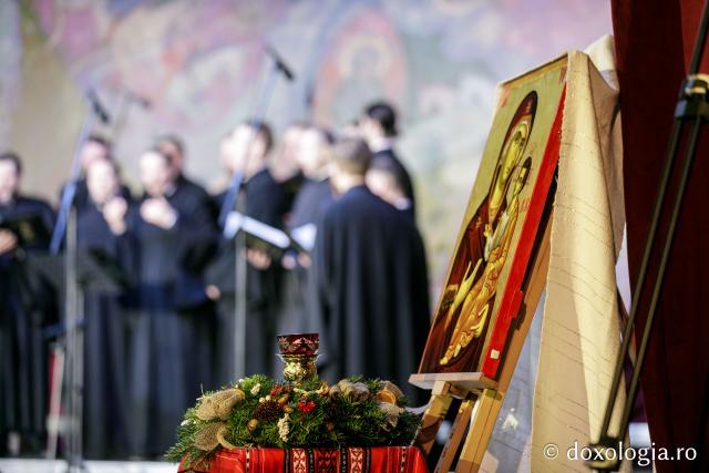 (Foto) Concertul de colinde al Mitropoliei Moldovei și Bucovinei „Slăvind Nașterea lui Hristos” – 2023