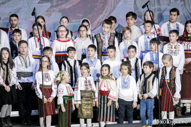 (Foto) Concertul de colinde al Mitropoliei Moldovei și Bucovinei „Slăvind Nașterea lui Hristos” – 2023