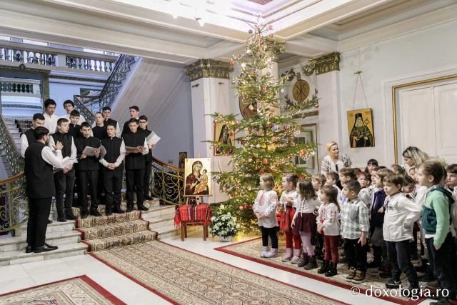 Asociația „Familia Nostra” – Colindători la Reședința Mitropolitană 2023
