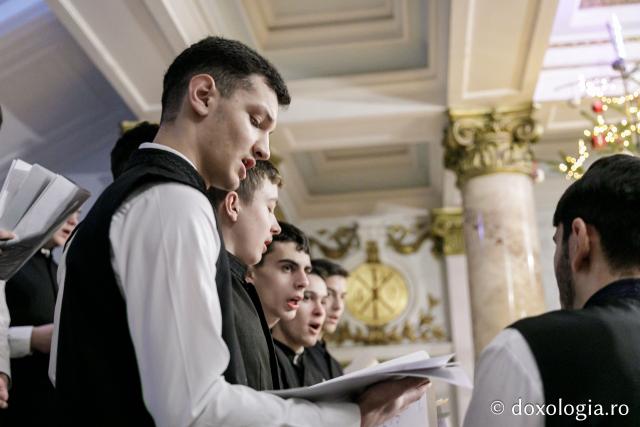 Asociația „Familia Nostra” – Colindători la Reședința Mitropolitană 2023