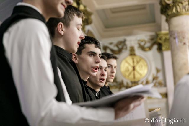 Asociația „Familia Nostra” – Colindători la Reședința Mitropolitană 2023