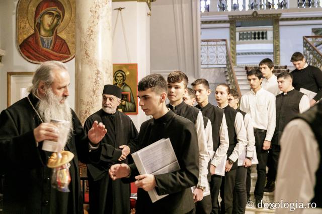 Asociația „Familia Nostra” – Colindători la Reședința Mitropolitană 2023