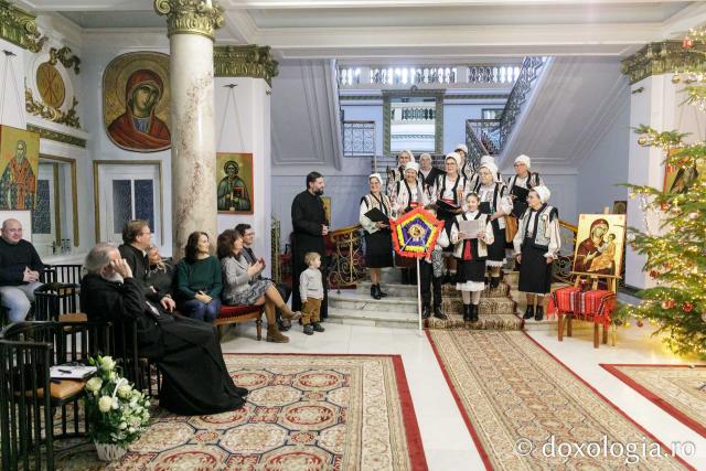 (Foto) Parohia Ciurbești – Colindători la Reședința Mitropolitană 2023