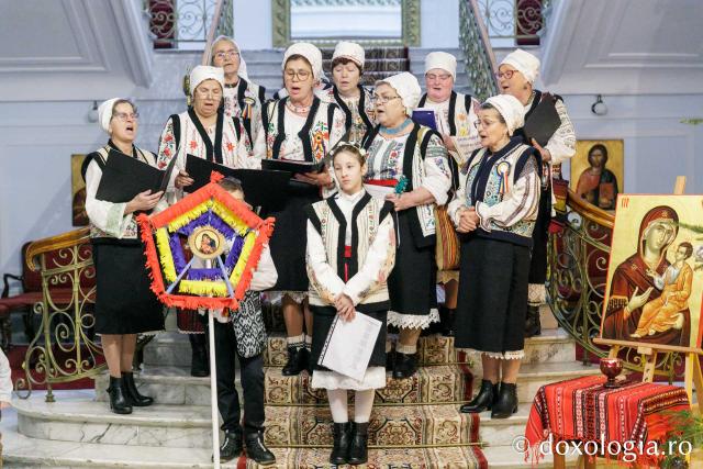 (Foto) Parohia Ciurbești – Colindători la Reședința Mitropolitană 2023