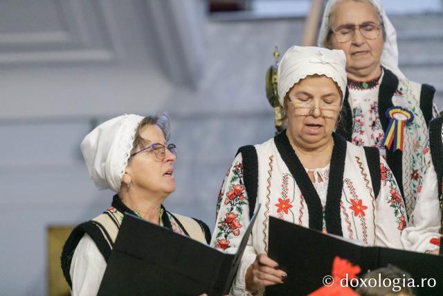 (Foto) Parohia Ciurbești – Colindători la Reședința Mitropolitană 2023