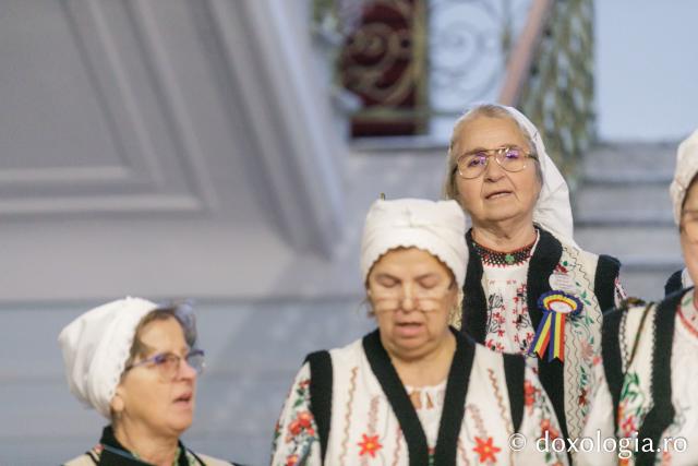 (Foto) Parohia Ciurbești – Colindători la Reședința Mitropolitană 2023