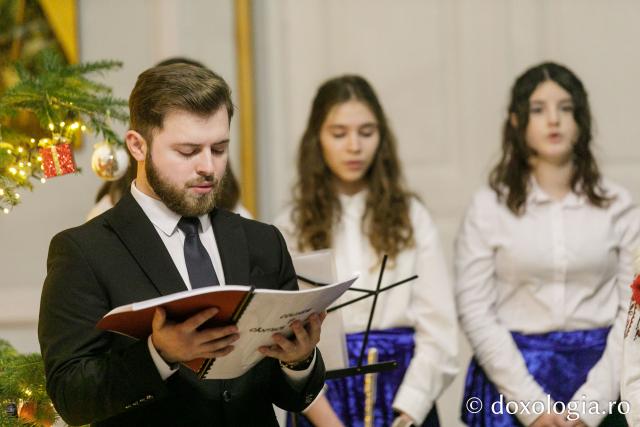 (Foto) Biserica „Sfântul Nicolae Domnesc” din Iași – Colindători la Reședința Mitropolitană 2023