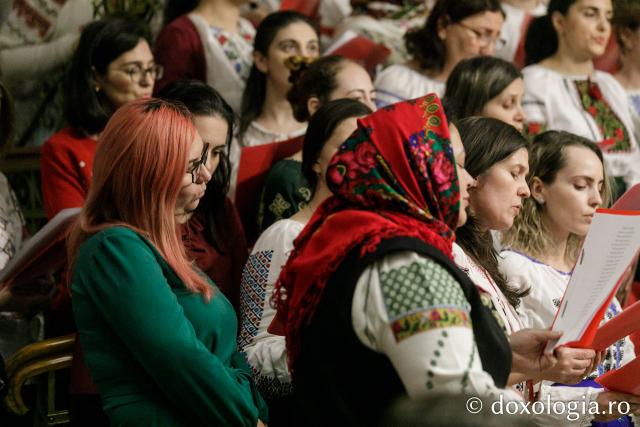 (Foto) Policlinica și Spitalul „Providența” – Colindători la Reședința Mitropolitană 2023