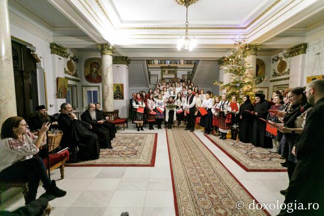 (Foto) Policlinica și Spitalul „Providența” – Colindători la Reședința Mitropolitană 2023