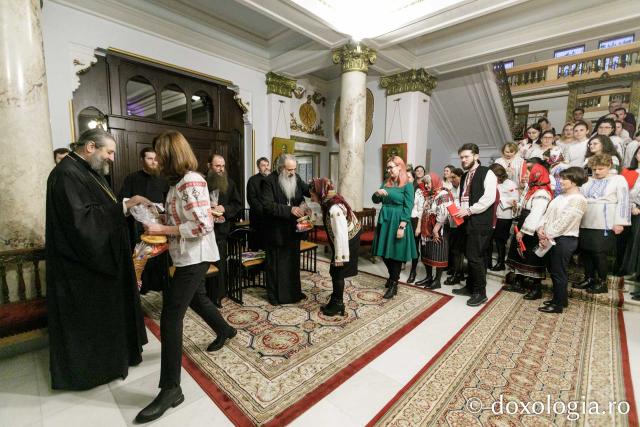 (Foto) Policlinica și Spitalul „Providența” – Colindători la Reședința Mitropolitană 2023