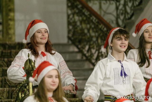 Corul „Sfântul Meletie” al Liceului Tehnologic Special „Vasile Pavelcu” din Iași – Colindători la Reședința Mitropolitană 2023 (Foto) Corul „Sfântul Meletie” al Liceului Tehnologic Special „Vasile Pavelcu” din Iași – Colindători la Reședința Mitropolitană 2023