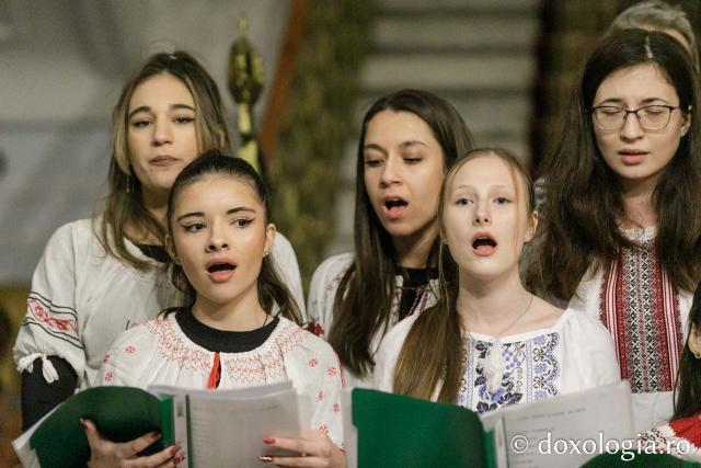(Foto) Parohia Avântu – Colindători la Reședința Mitropolitană 2023