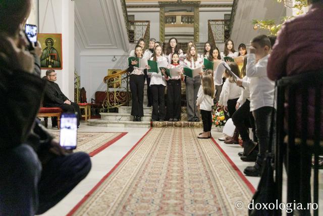 (Foto) Parohia Avântu – Colindători la Reședința Mitropolitană 2023