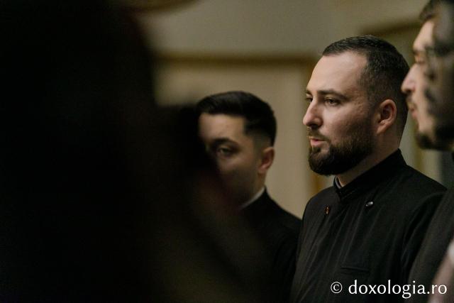 (Foto) Parohia „Sfinții Brâncoveni” din Iași – Colindători la Reședința Mitropolitană 2023
