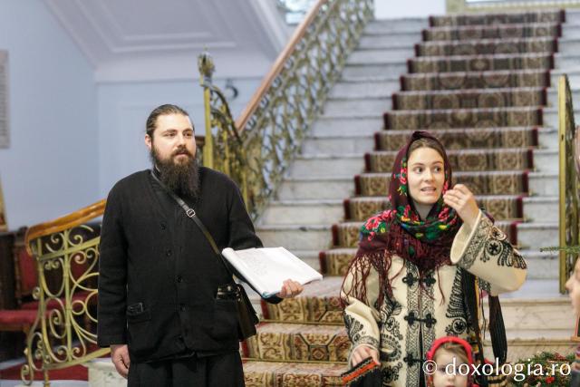 (Foto) Parohia Țolici – Colindători la Reședința Mitropolitană 2023