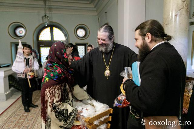 (Foto) Parohia Țolici – Colindători la Reședința Mitropolitană 2023
