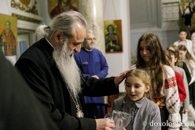 (Foto) Parohia Buhăieni – Colindători la Reședința Mitropolitană 2023