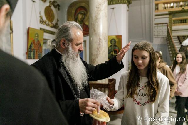 (Foto) Parohia Buhăieni – Colindători la Reședința Mitropolitană 2023