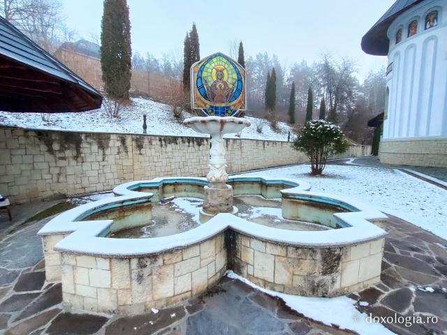 Oaza de linişte de la Mănăstirea Pângărați