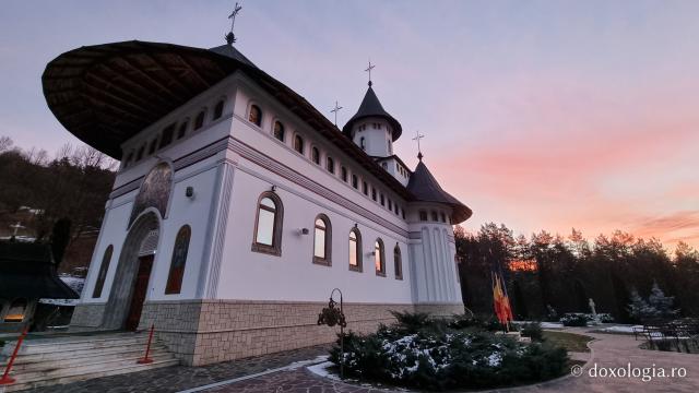 Oaza de linişte de la Mănăstirea Pângărați