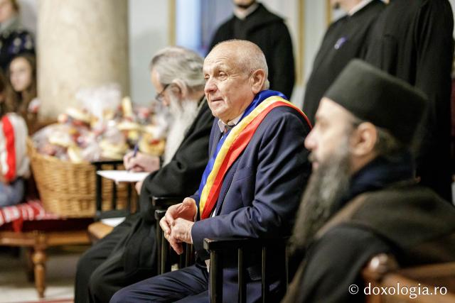 Parohia Cozmești – Colindători la Reședința Mitropolitană 2023